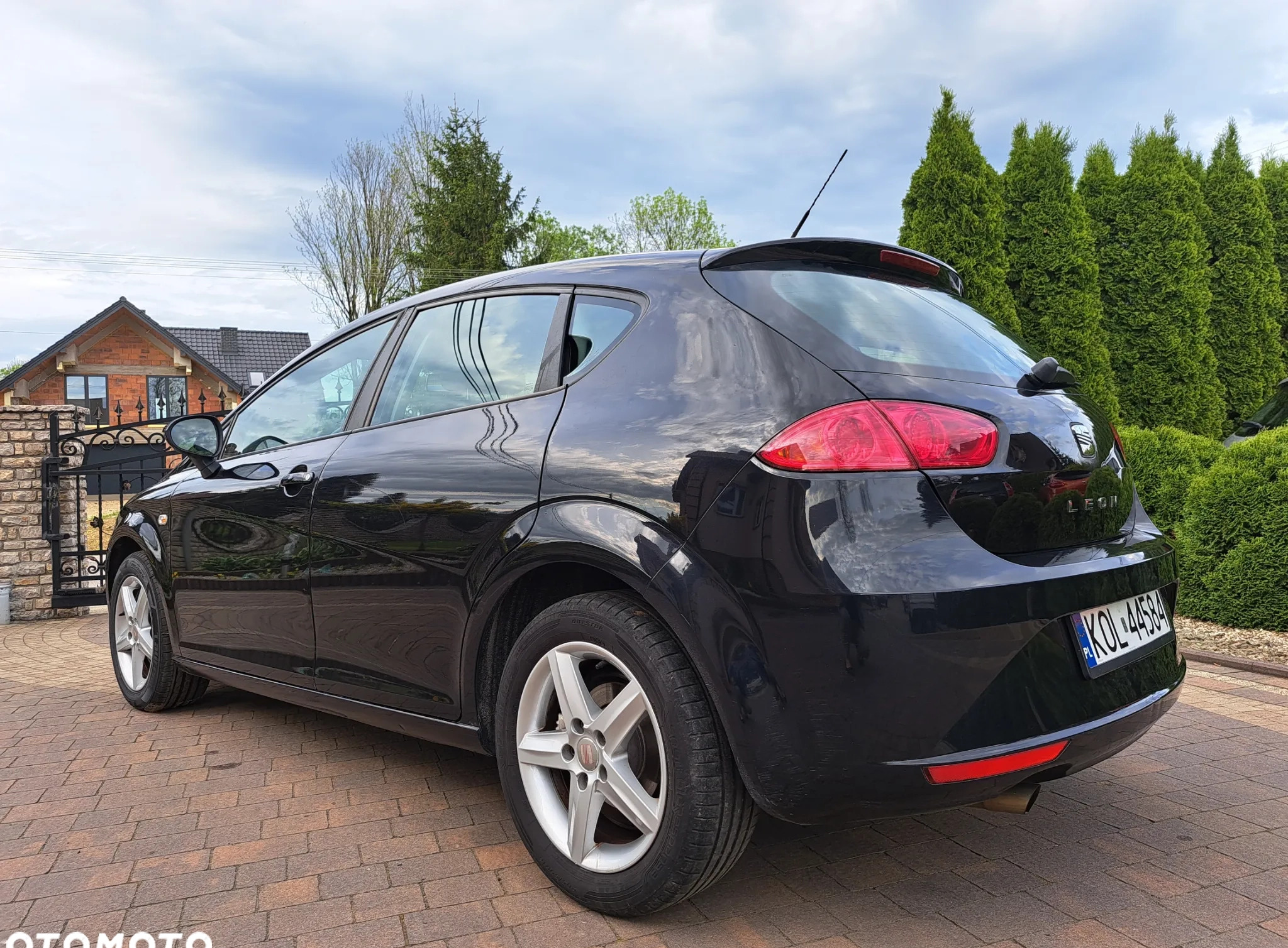 Seat Leon cena 18900 przebieg: 180000, rok produkcji 2009 z Wolbrom małe 211